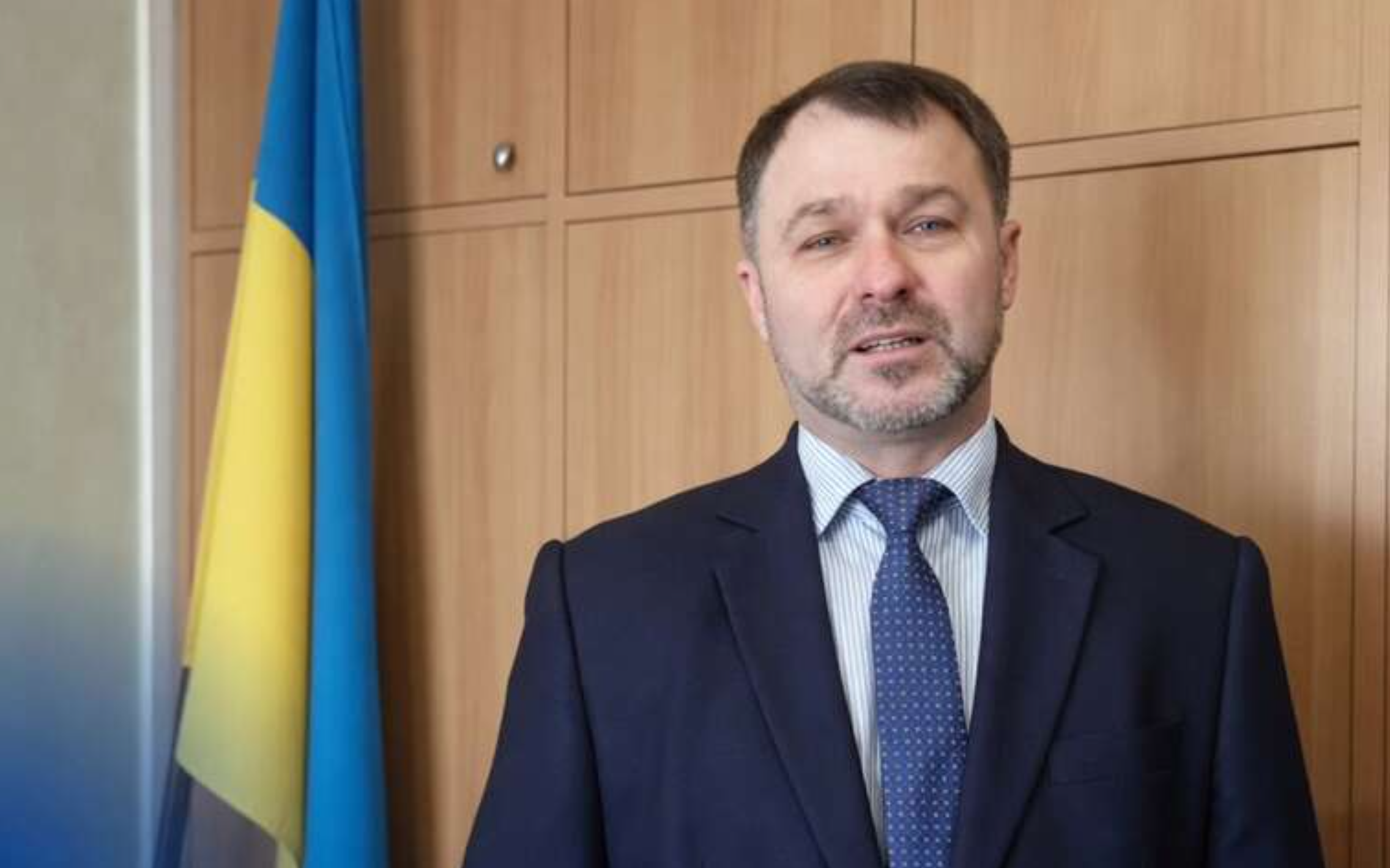 Зарплата проти гектарів: як Олександр Буряченко та його дружина раптово стали великими землевласниками