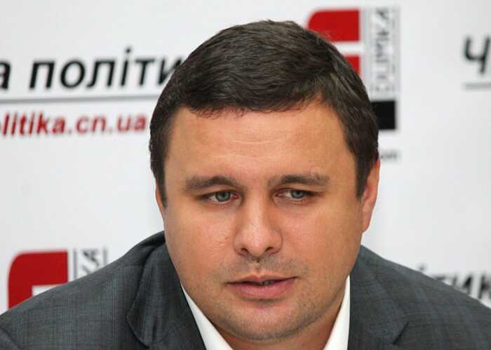Обшуки також проходять у екснардепа  Максима Микитася, чиновників Мін’юсту та представників «Сенс Банку», — ЗМІ