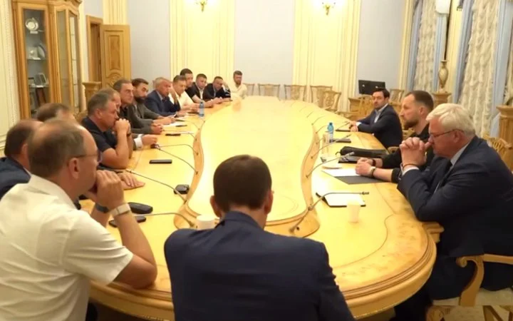 Депутатські фракції провели зустрічі з Хмарою і Сибігою. Слуга народу підтримала кандидатів оновлено