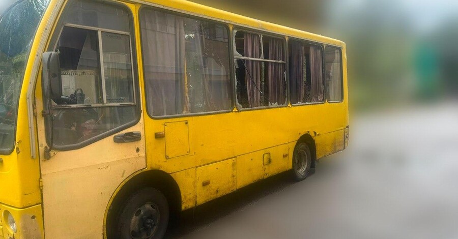 Росіяни вдарили по маршрутці в Херсоні - є загиблі та поранені