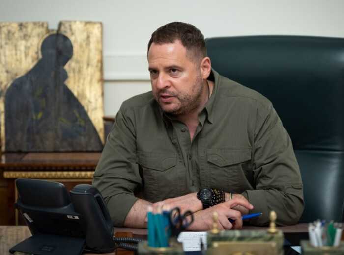 НАБУ може висунути Єрмаку ще одну підозру у справі щодо ймовірного незаконного збагачення, повідомляють ЗМІ