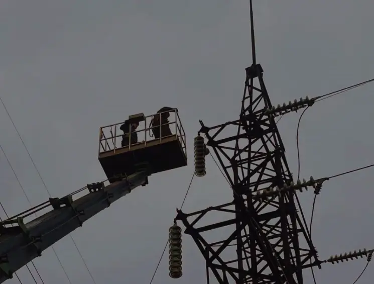 There are power outages in Kyiv and six regions due to a massive Russian attack