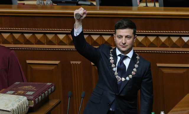 “Думає не про полонених, а що не благословили його договорняки”: журналістка про 10 кроків Зеленського за перші дні на посаді