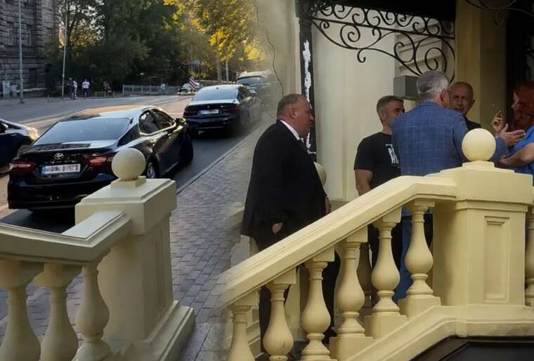 Бенкет під час війни: члени ВРП святкували відставку колеги в елітному ресторані в день обстрілу Києва