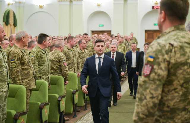 Кадрові чистки в ЗСУ: Навіщо Зеленський змінює військове керівництво