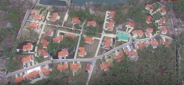 У Конча-Заспі на території дитячого табору звели будинки, власниками яких стали Гелетей та інші чиновники