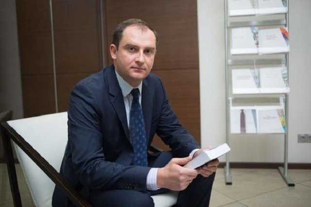When the head of the State Tax Service Serhiy Verlanov and the head of the State Fiscal Service Maksym Nefyodov pulled off a gigantic car scam