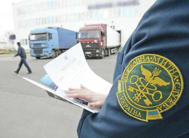 Повз митницю йде близько 30% грошей