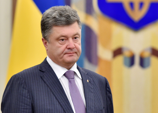 Первая "тройка" Порошенко: кризис управления и войны в окружении президента