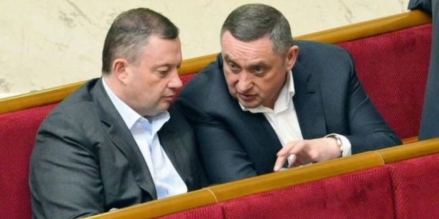 Міністр інфраструктури закликав зняти депутатську недоторканність  з братів Дубневичів