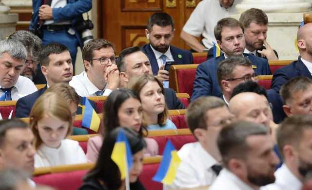 Бунт большинства: как в «Слуге народа» случился первый конфликт