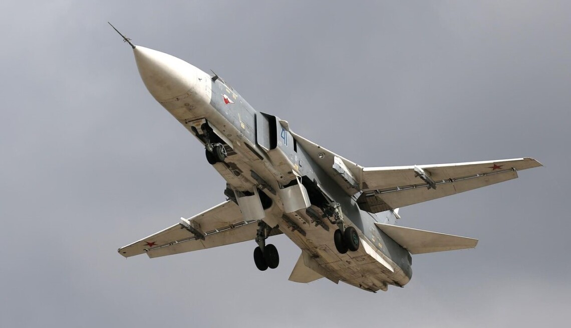 Підтверджено знищення літака Су-24М та іншої техніки РФ в окупованому Криму – Генштаб – Центр журналістських розслідувань