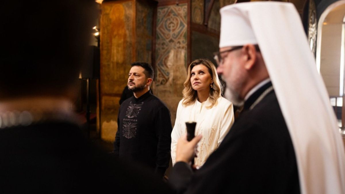 Олена Зеленська вразила білосніжним образом на День Незалежності: хто створив костюм першої леді