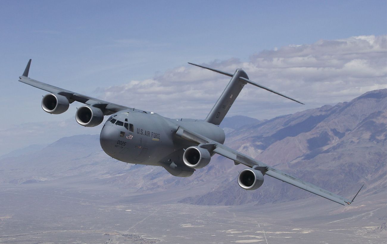 A U.S. Air Force plane arrived in Moscow: what is known about the mysterious flight